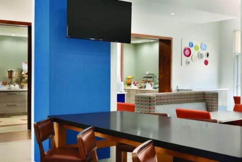 Holiday Inn Express & Suites - Mcallen - Medical Center Area By Ihg Exterior photo